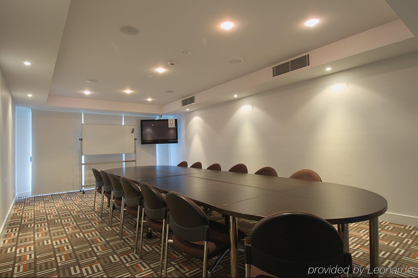 Chancellor Executive Apartments Gold Coast Negócio foto